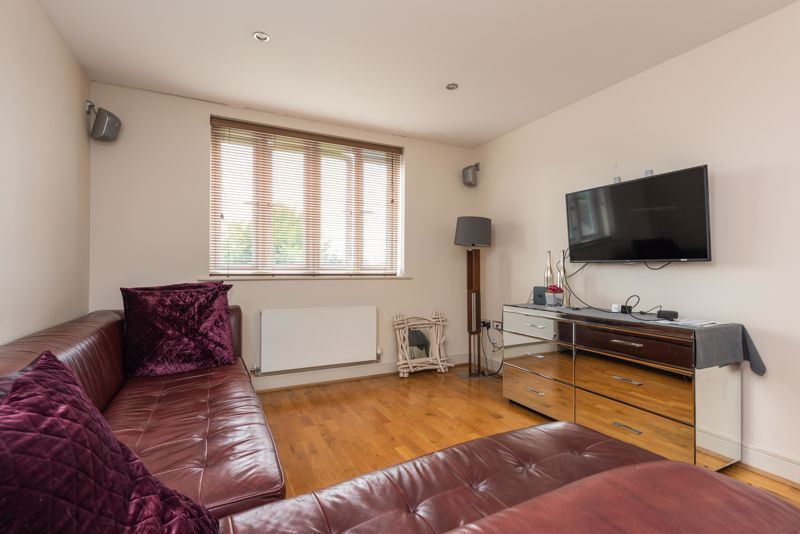 Property photo 2 of 7 Photo 5