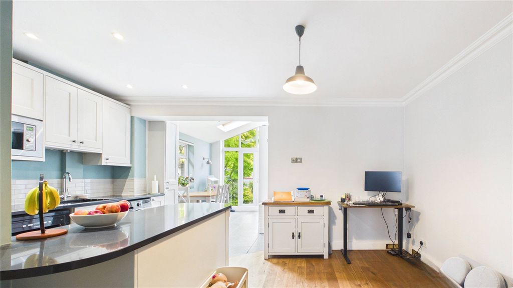 Additional image 6 of 3 bed semi-detached house for saleLightwater, Surrey GU18