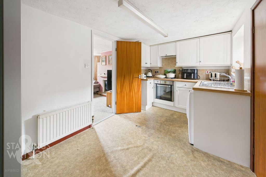 Property photo 3 of 16