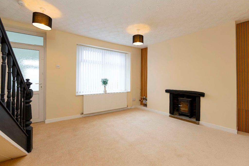 Property photo 2 of 34