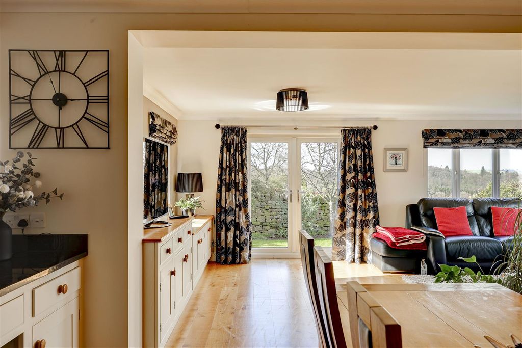 Property photo 3 of 34 Kitchen/Dining