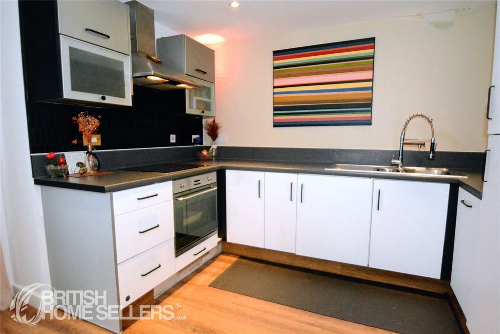 Property photo 3 of 18 Picture No. 10