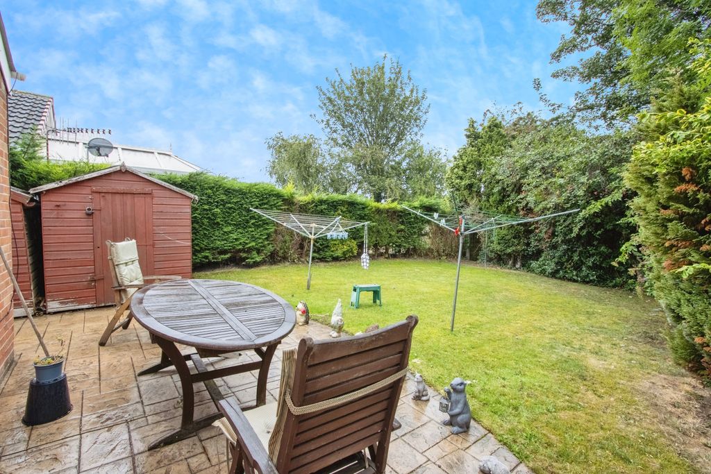 Property photo 3 of 15 Outside