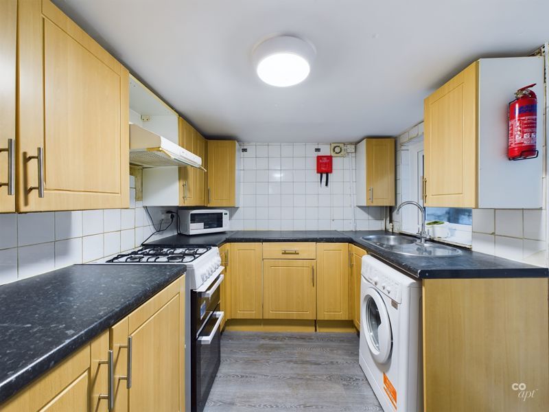 Property photo 3 of 12 Photo 5