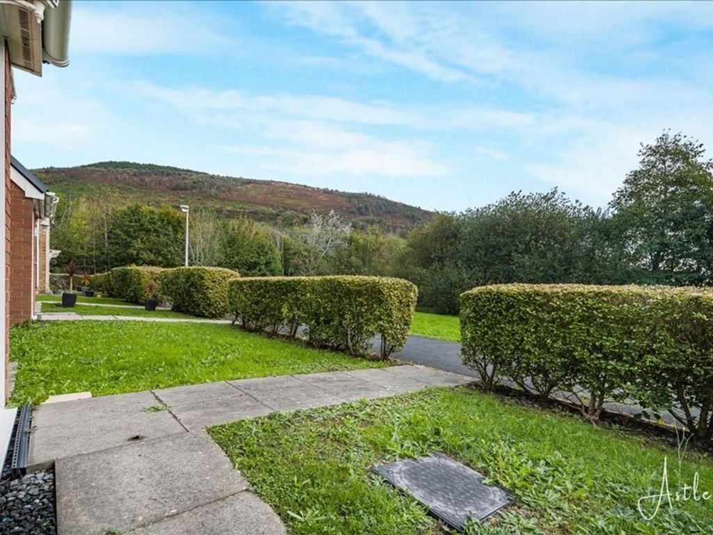 Property photo 2 of 20 Front Garden