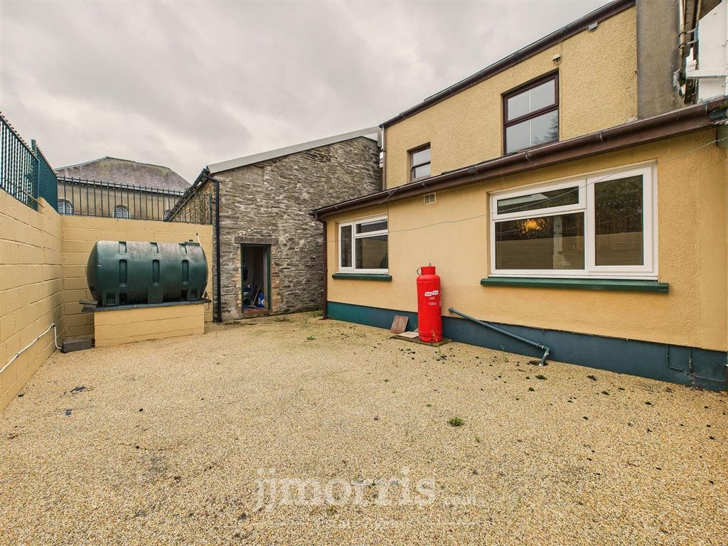 Property photo 3 of 26 Externally