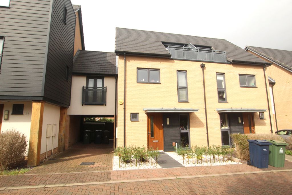 Property photo 1 of 4 Front