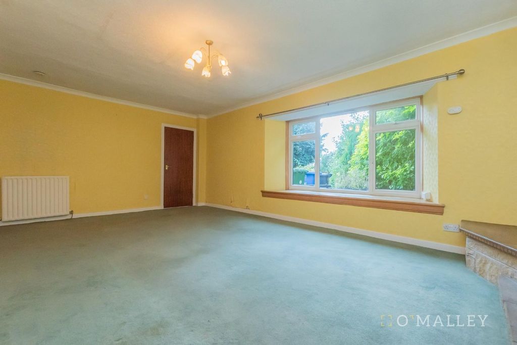 Property photo 3 of 12 Living Room