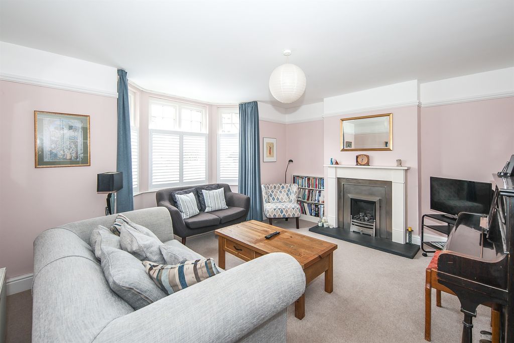 Property photo 2 of 19