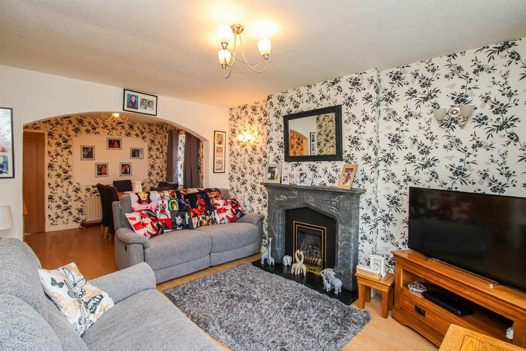 Property photo 3 of 12 Living Room