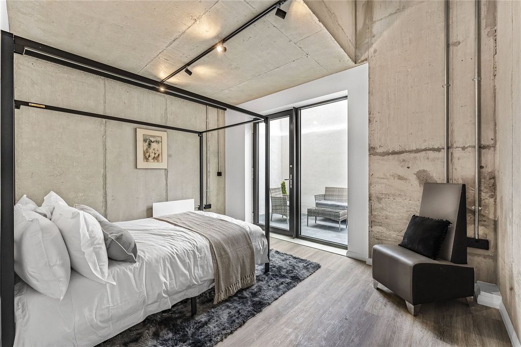 Property photo 3 of 11 Picture No. 06