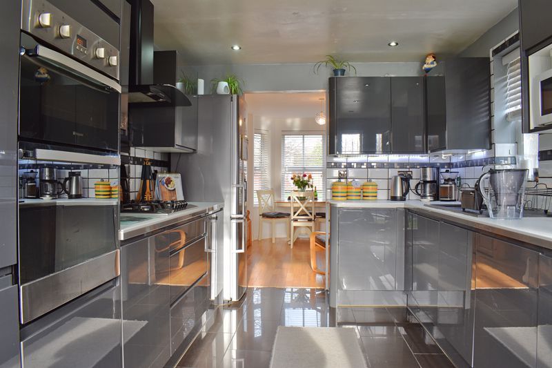 Property photo 3 of 17 Photo 13