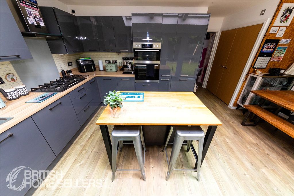 Property photo 3 of 18 Picture No. 43