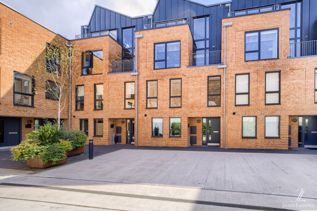 Property photo 1 of 29 Xt400750-Hdr(3)