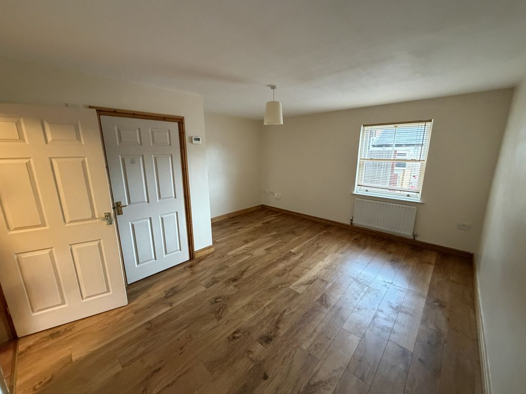 Property photo 3 of 8 Img_8949