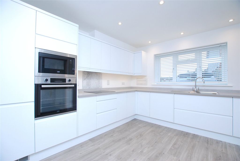 Property photo 1 of 10 Picture No. 05