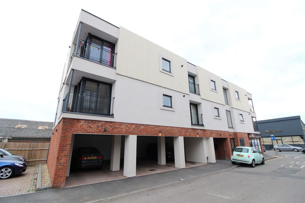 Property photo 1 of 8 4899350