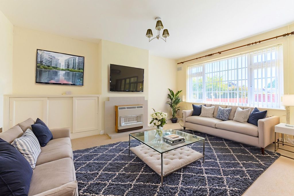 Property photo 2 of 19
