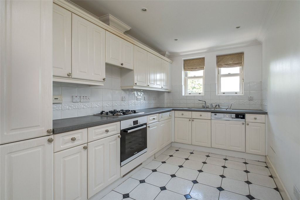 Property photo 2 of 18 Picture No. 06