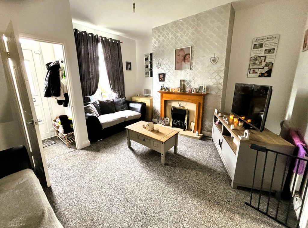 Property photo 1 of 8 3 Bed Terraced House For Sale