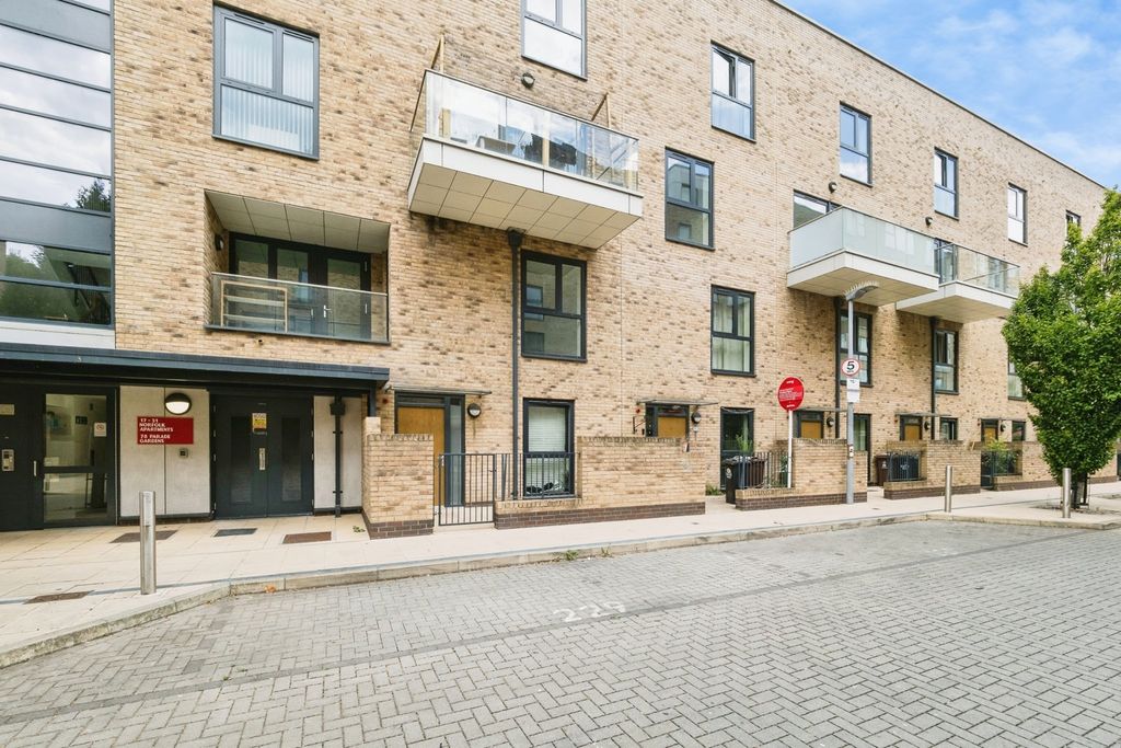 Property photo 1 of 18 Pbox-Img.Jpg