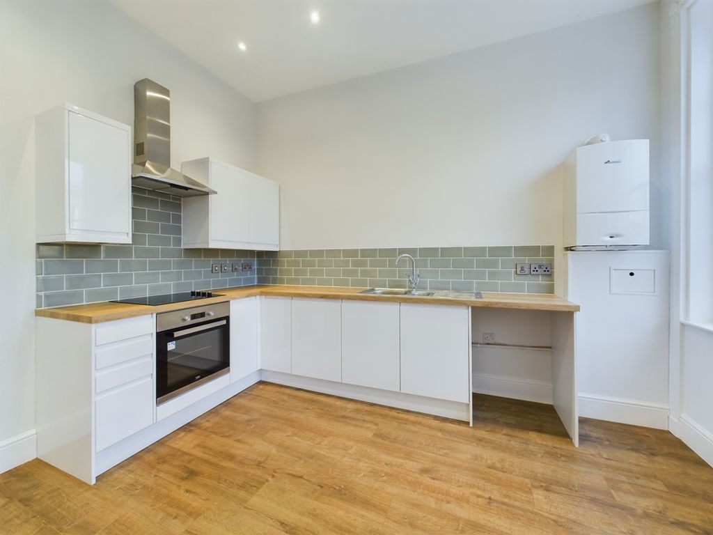 Property photo 2 of 10 Cam01791G0-Pr0084-Still001