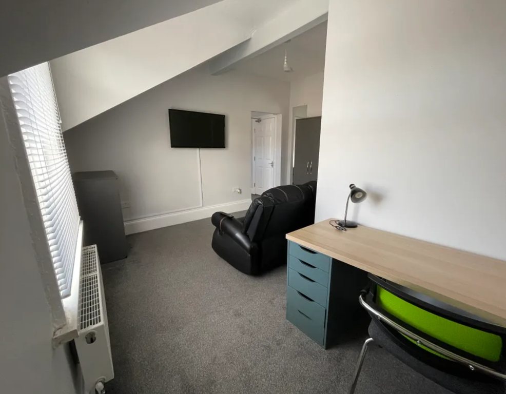 Property photo 3 of 11 Property