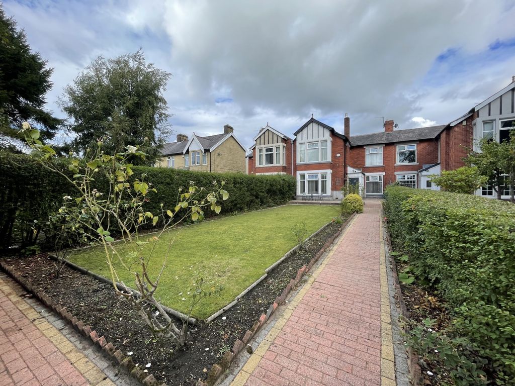 Property photo 2 of 22