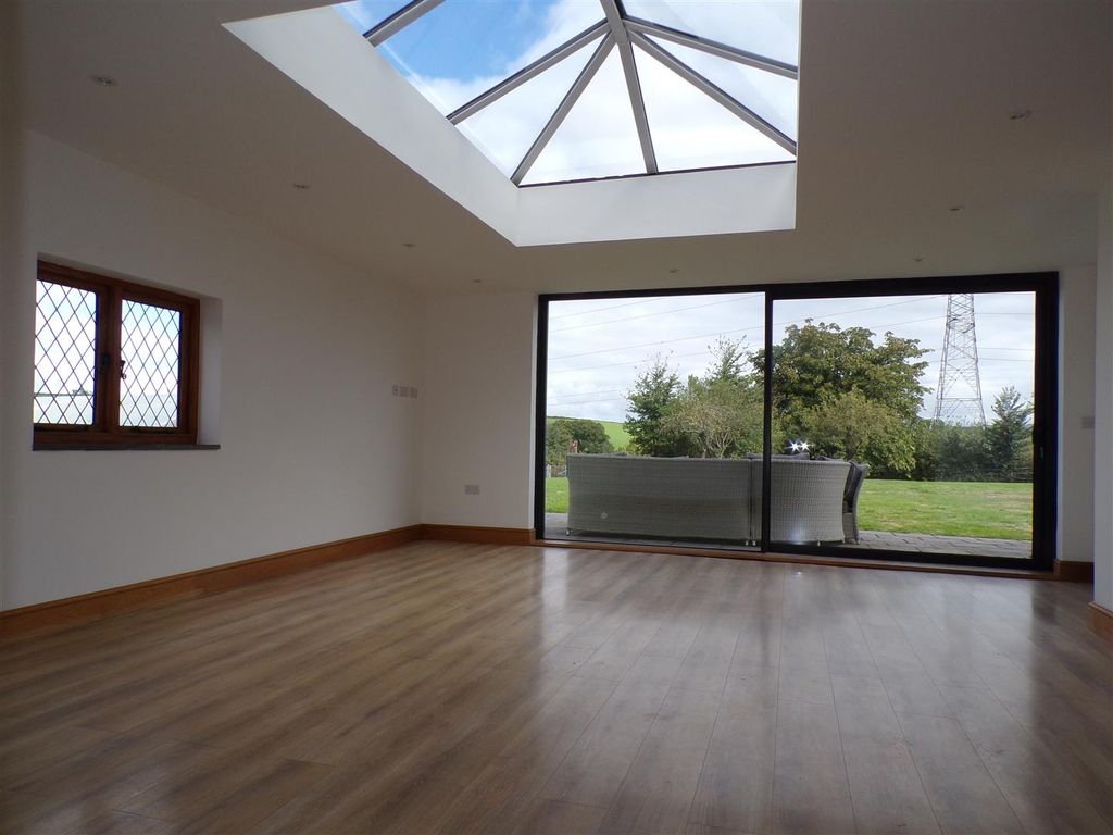 Property photo 3 of 11 Dining & Family Room.Jpg