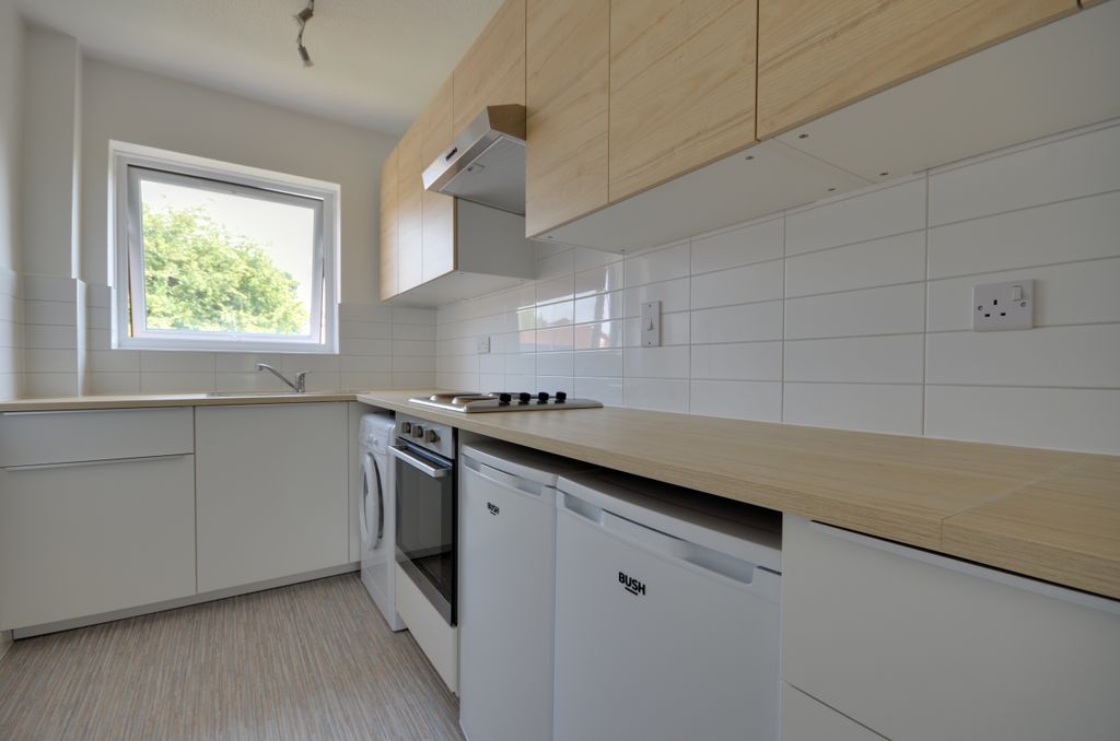 Property photo 2 of 6 Dsc_0685-Dsc_0687