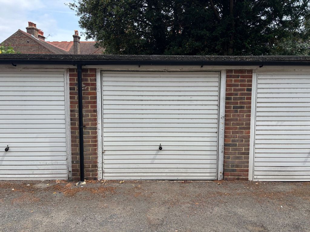 Property photo 1 of 3