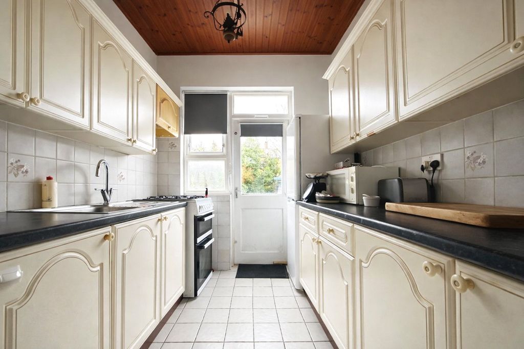 Property photo 3 of 11 Picture 3