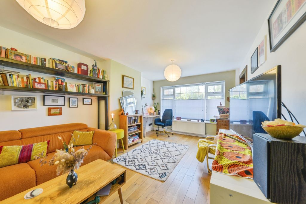 Property photo 2 of 19