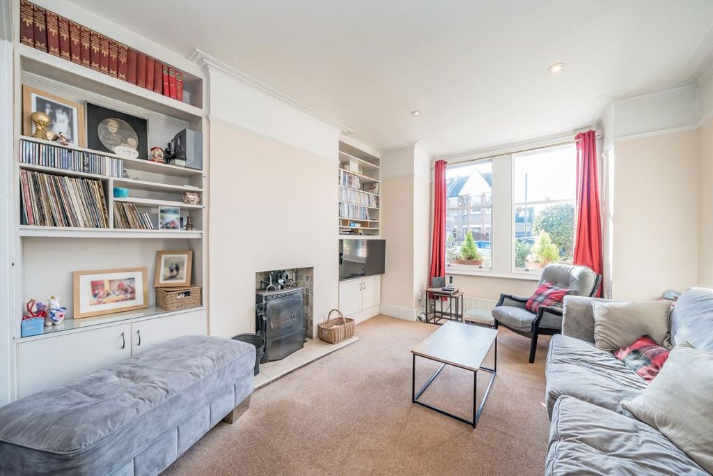 Property photo 2 of 8