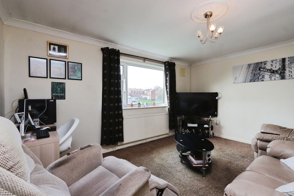 Property photo 2 of 34 Photo