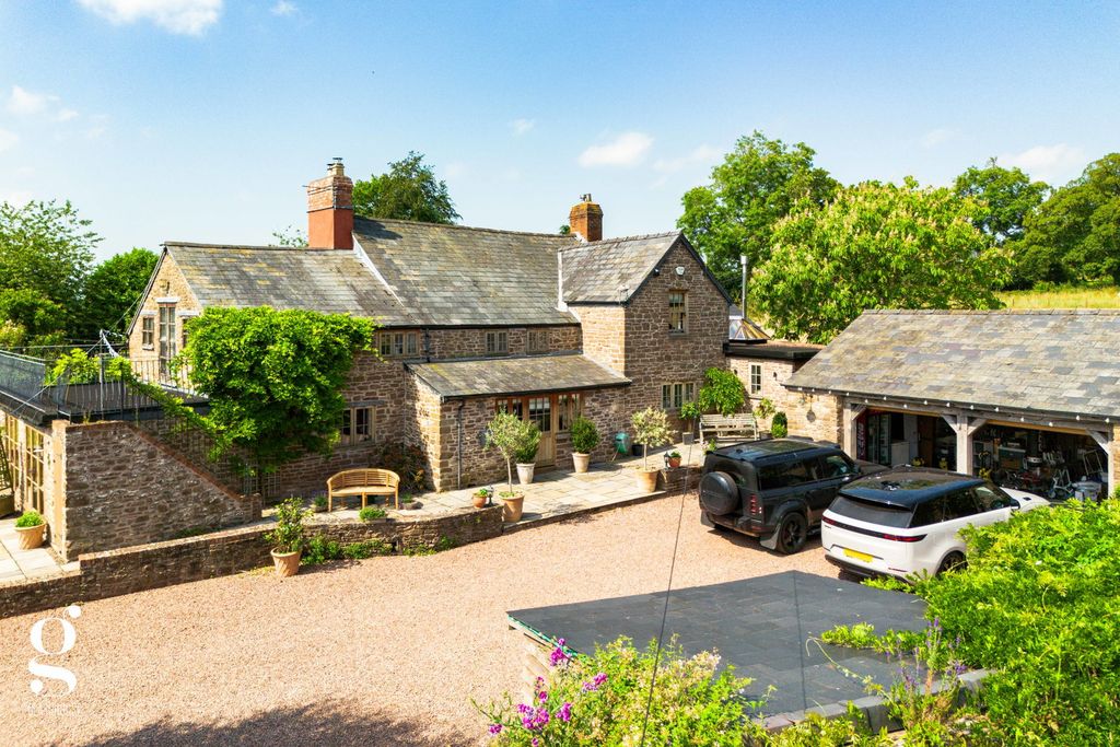 Property photo 1 of 71