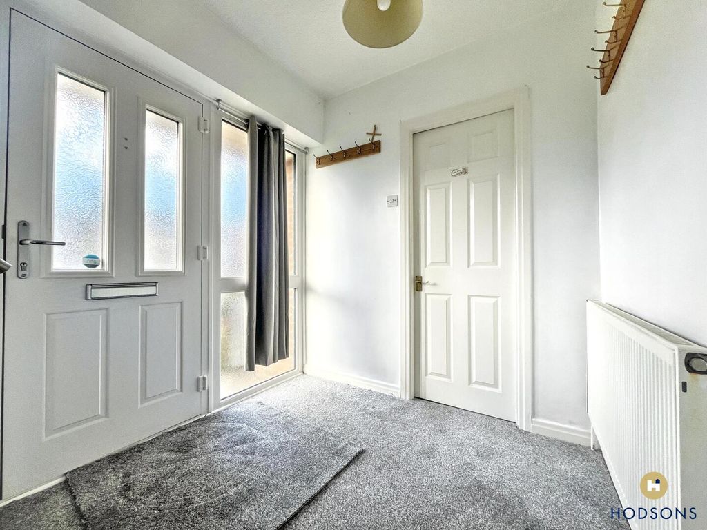 Property photo 2 of 14 Hallway