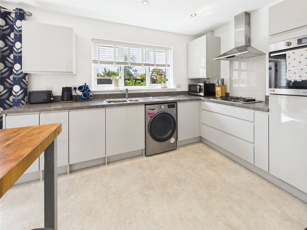 Property photo 3 of 15 Kitchen