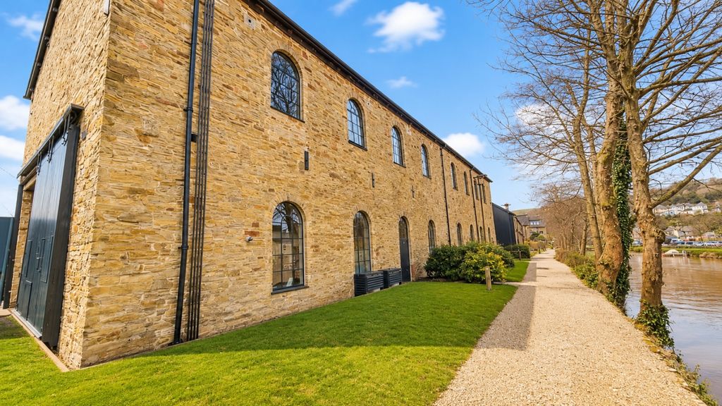 Property photo 1 of 11 68c8E984-6B77-4466-95B1-3405F359355d