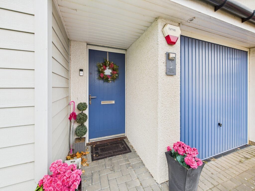 Property photo 3 of 32