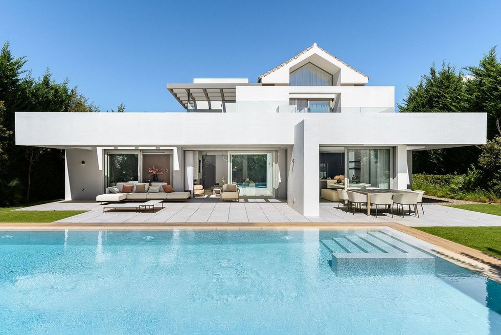 Property photo 1 of 19 Villa, El Paraiso