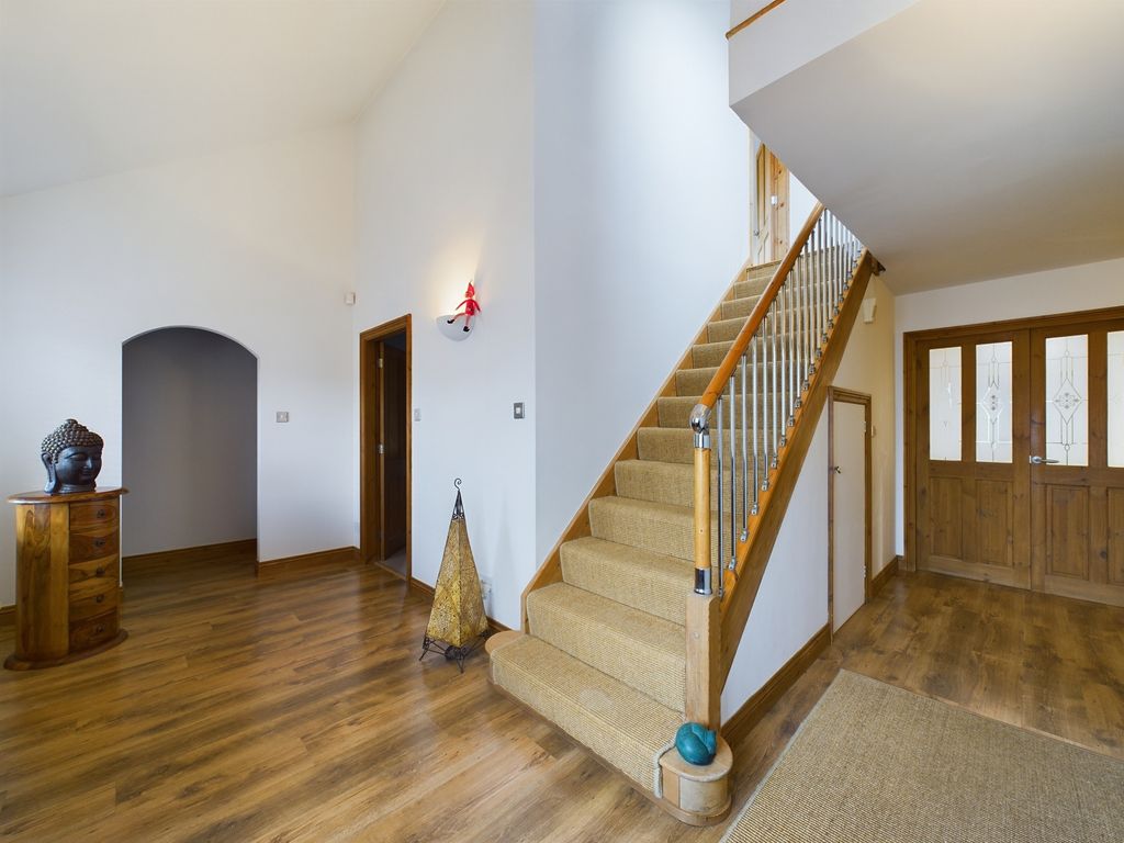 Property photo 2 of 35