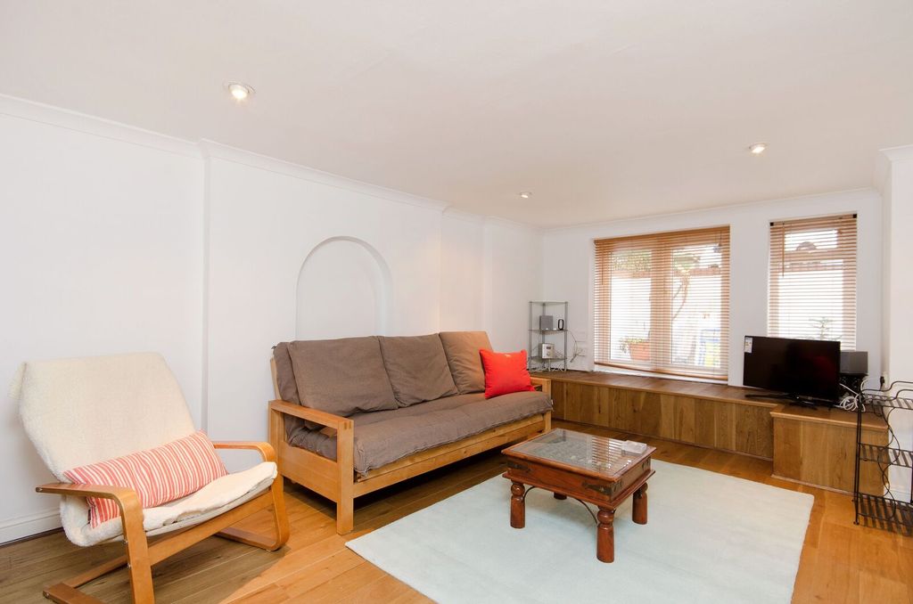 Property photo 1 of 5