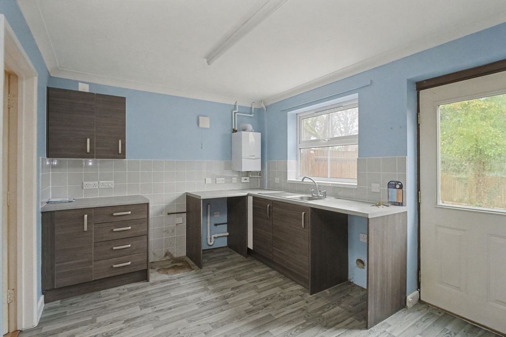 Property photo 2 of 19 70 Goliath Road, Poole, Bh15 4Ns