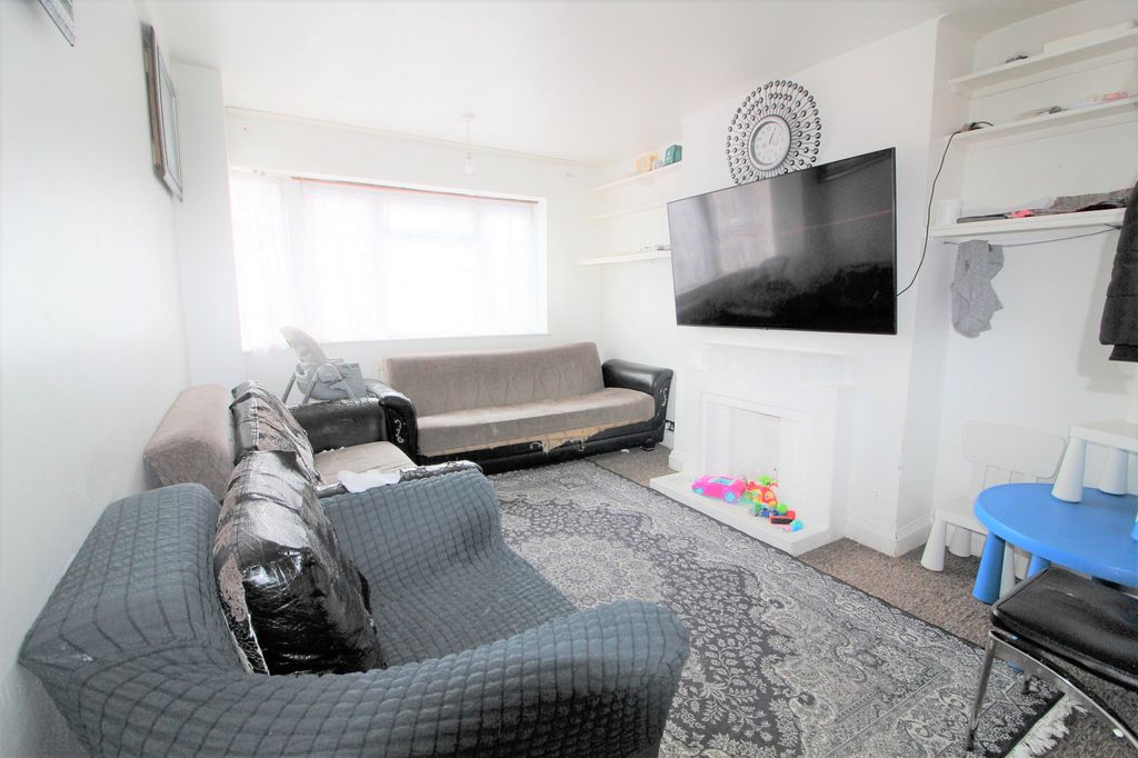 Property photo 2 of 6