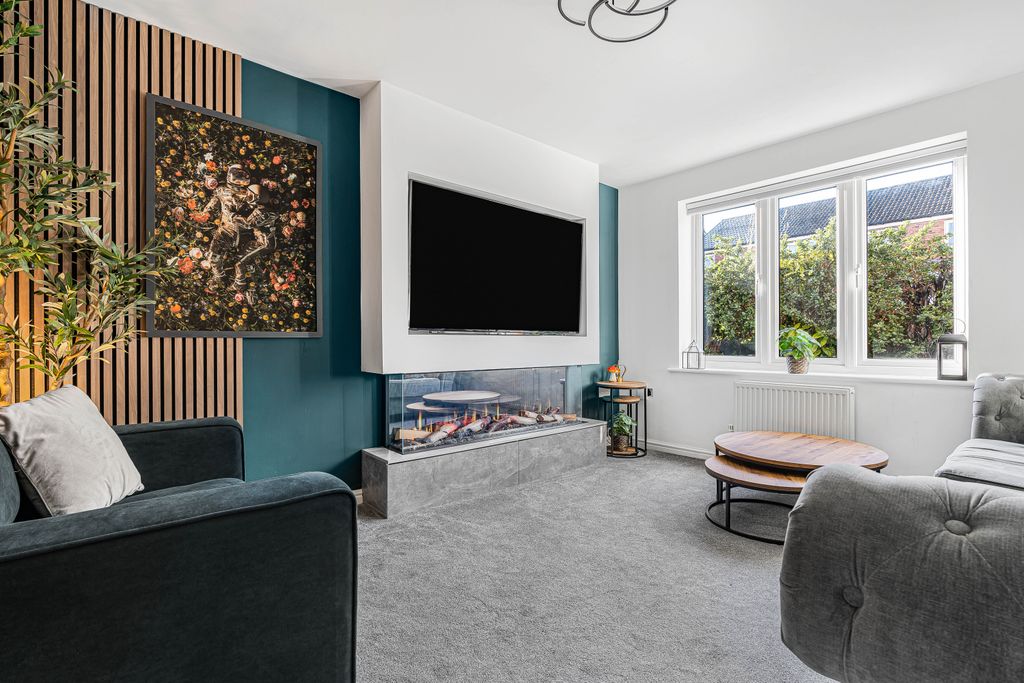 Property photo 3 of 25