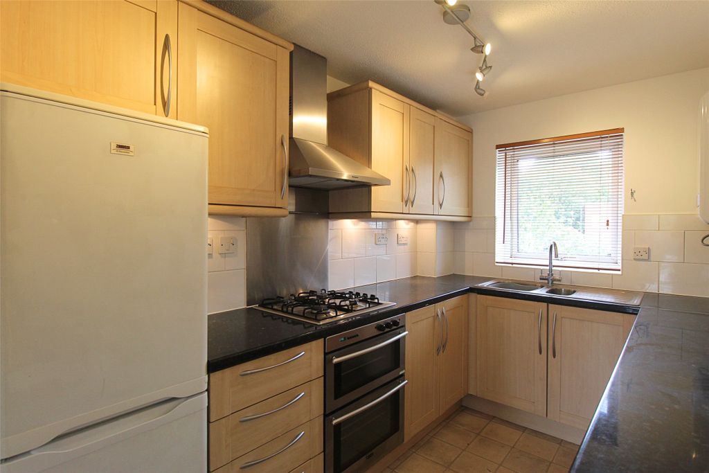 Property photo 3 of 9 Kitchen