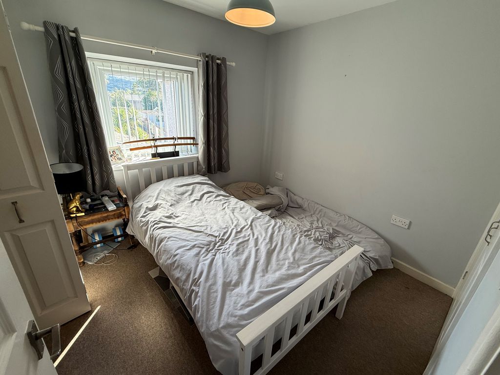 Property photo 3 of 4