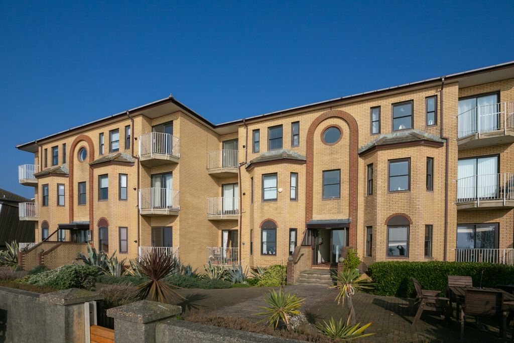 Property photo 3 of 17 Moyle Court