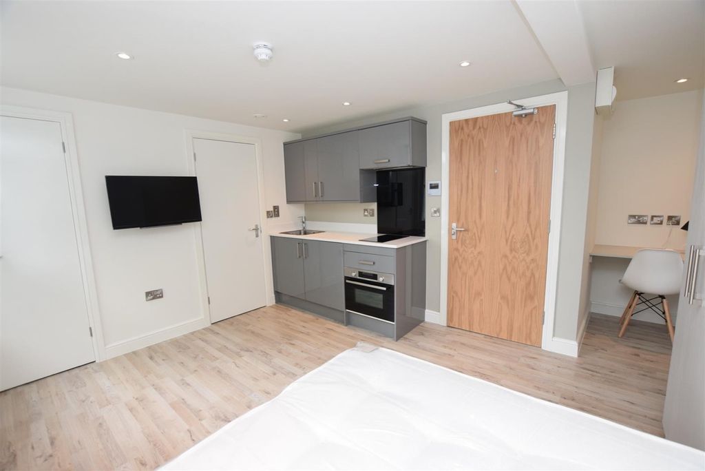 Property photo 2 of 7 2817373